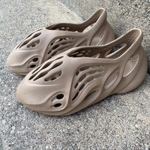 Tan Yeezy Foam Runners